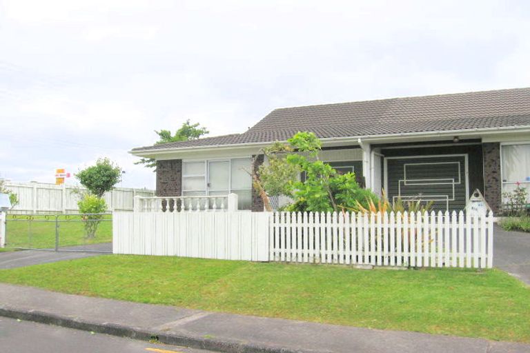 Photo of property in 2/2 Palm Court Drive, Glen Eden, Auckland, 0602