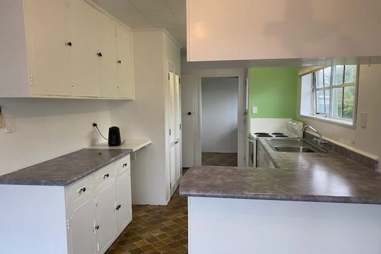 Photo of property in 14 Papawai Road, Greytown, 5712