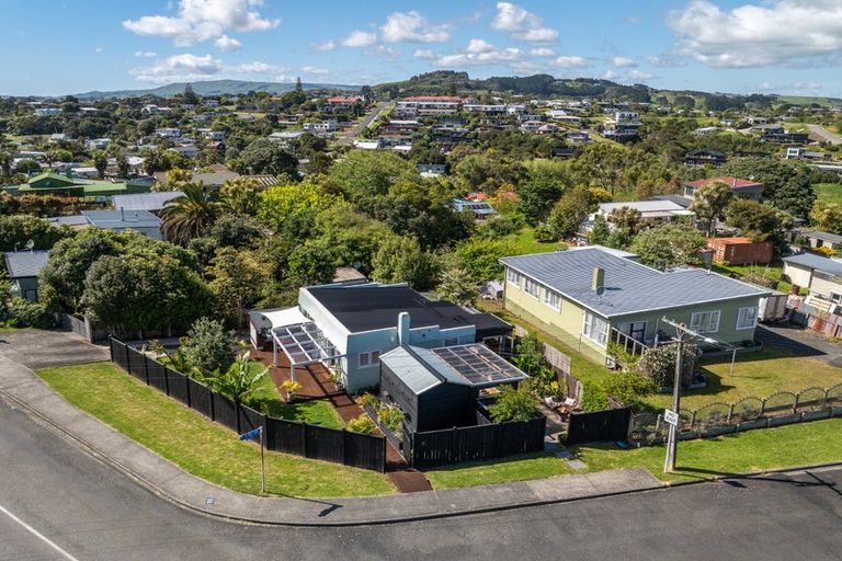 Photo of property in 21 Government Road, Raglan, 3225
