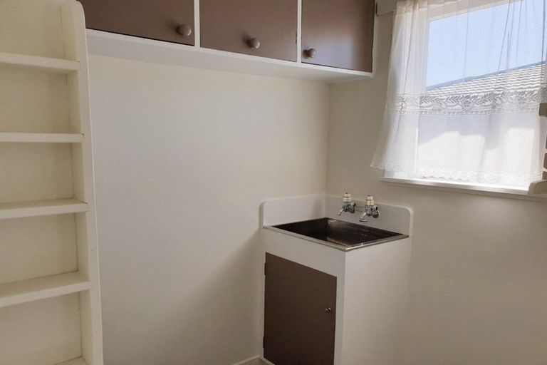 Photo of property in 2/800 Heretaunga Street East, Parkvale, Hastings, 4122