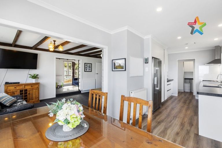 Photo of property in 68 Dowse Drive, Maungaraki, Lower Hutt, 5010