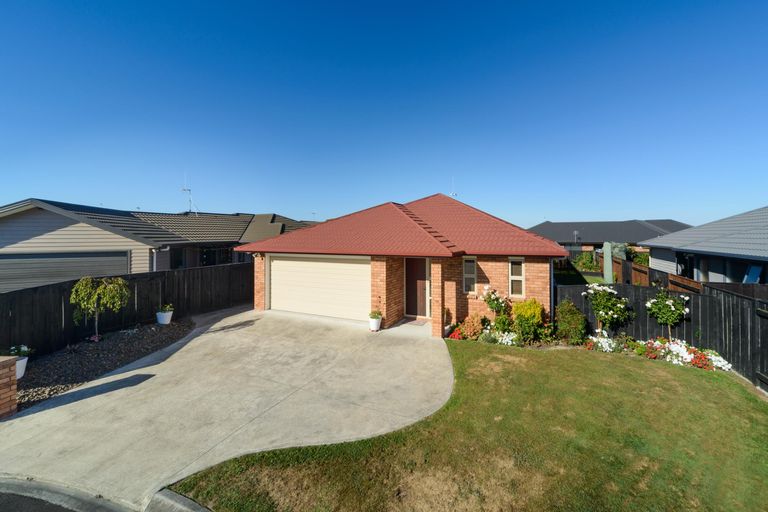Photo of property in 7 Angelina Way, Kelvin Grove, Palmerston North, 4414