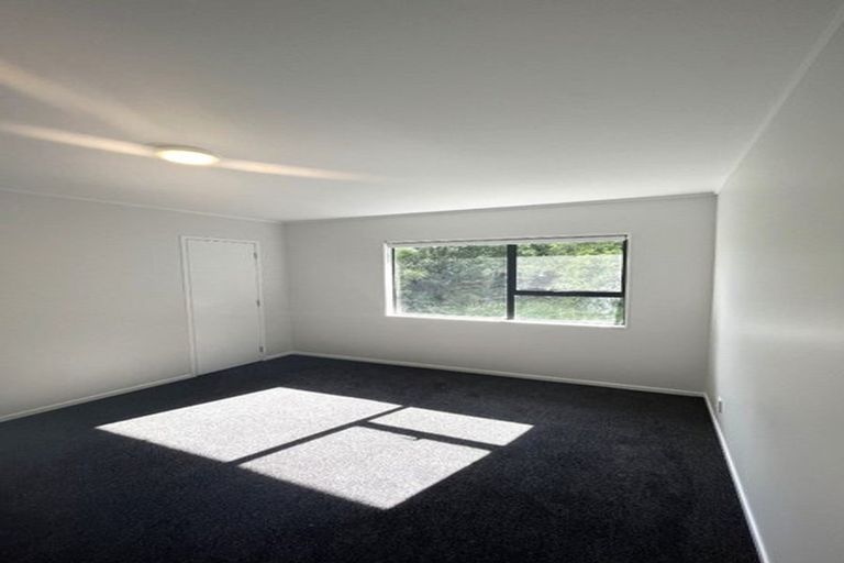 Photo of property in 1/7 Vera Road, Te Atatu South, Auckland, 0610