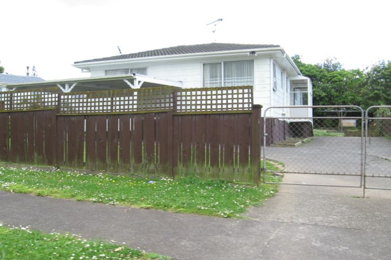 Photo of property in 12 Caringbah Drive, Papatoetoe, Auckland, 2025