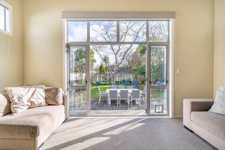 Photo of property in 35 Royal Street, Upper Hutt Central, Upper Hutt, 5018