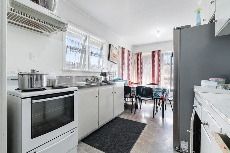 Photo of property in 8 Lomas Place, Manurewa, Auckland, 2102