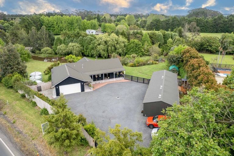 Photo of property in 68 Wiroa Road, Kerikeri, 0293