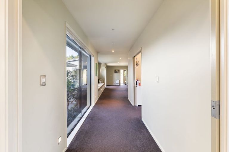 Photo of property in 5/454 Stoney Creek Road, Kelvin Grove, Palmerston North, 4470