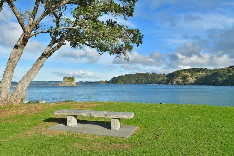 Photo of property in 8 Hillside Crescent, Leigh, 0985