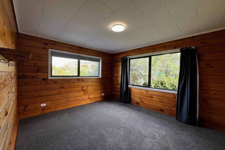 Photo of property in 1/93 Target Road, Totara Vale, Auckland, 0629