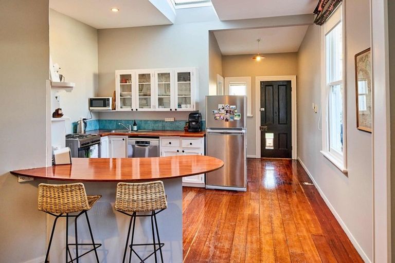 Photo of property in 99 Brougham Street, Mount Victoria, Wellington, 6011