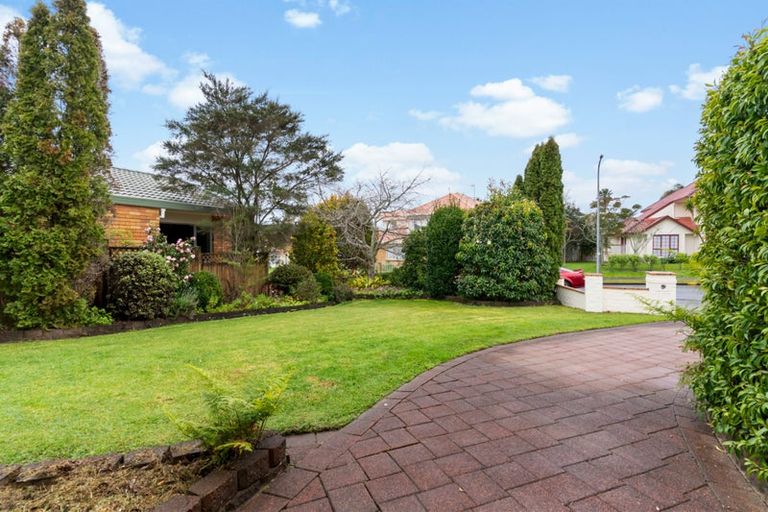 Photo of property in 19 Bronte Place, Somerville, Auckland, 2014