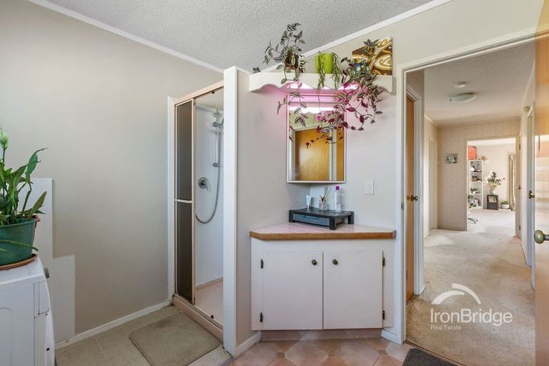 Photo of property in 1/283 Glenfield Road, Glenfield, Auckland, 0629