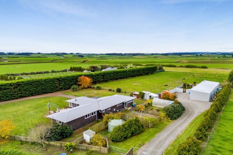 Photo of property in 5883 Mountain Road, Normanby, Hawera, 4673