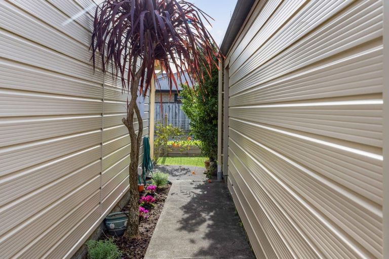 Photo of property in 106 Smart Road, Glen Avon, New Plymouth, 4312