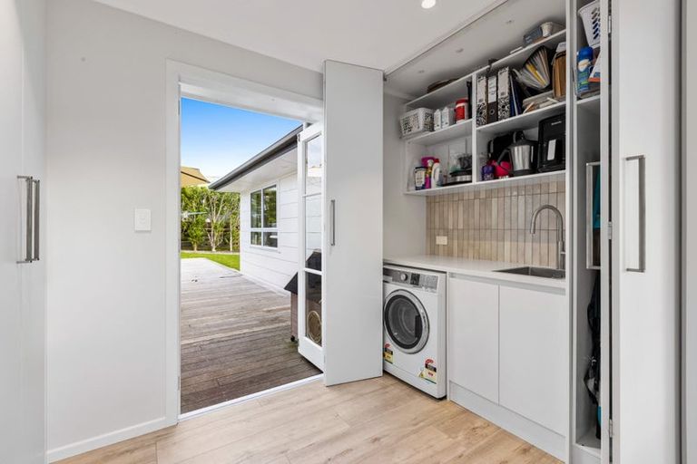 Photo of property in 2/28 Bay Street, Red Beach, 0932