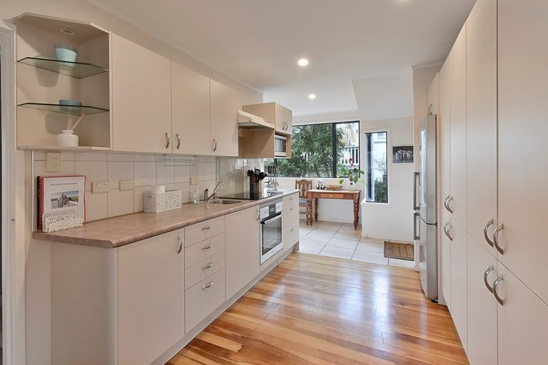 Photo of property in 1/15 Roys Road, Weymouth, Auckland, 2103