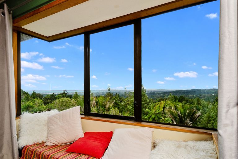 Photo of property in 31b Bush Road, Waiatarua, Auckland, 0604