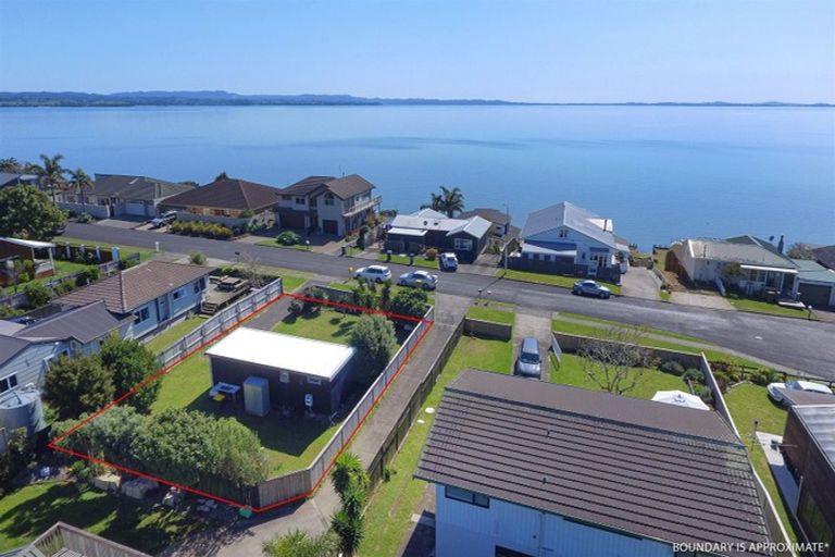 Photo of property in 27 Crispe Road, Clarks Beach, 2122