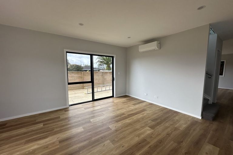 Photo of property in 25c Borrowdace Avenue, Botany Downs, Auckland, 2010