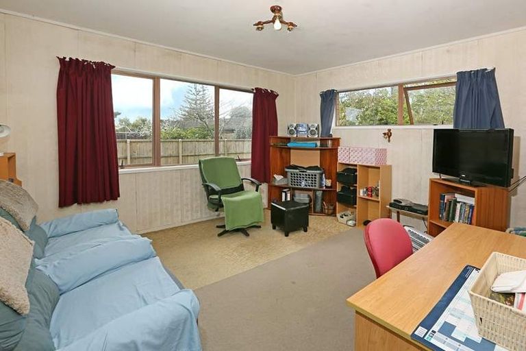 Photo of property in 5 Rathgar Road, Henderson, Auckland, 0610