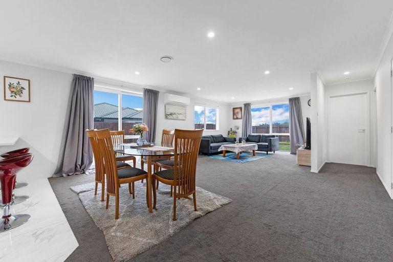 Photo of property in 16 Gibboney Place, Pokeno, 2402