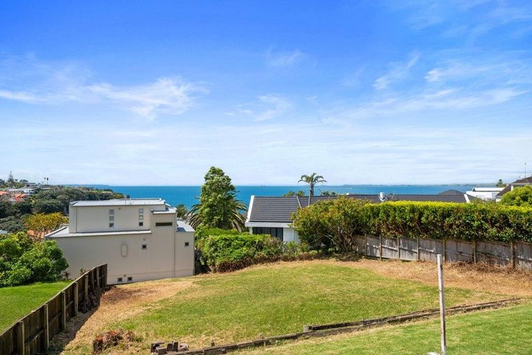 Photo of property in 13 Scarboro Terrace, Murrays Bay, Auckland, 0630