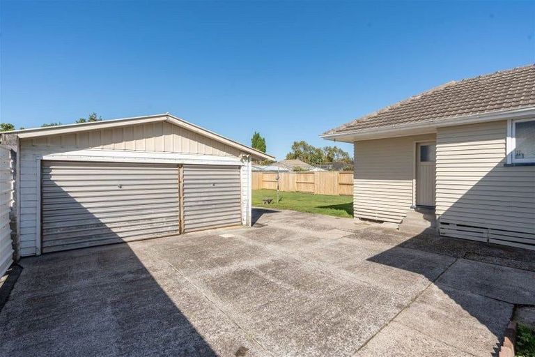 Photo of property in 42 Montgomery Crescent, Bader, Hamilton, 3206