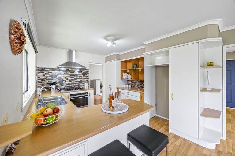 Photo of property in 19 Reybert Place, Massey, Auckland, 0614