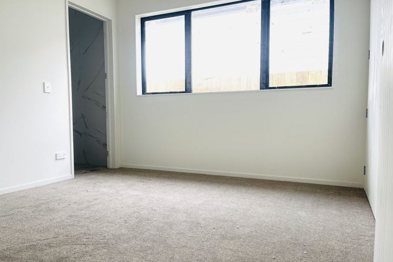 Photo of property in 17 Cronshaw Road, Karaka, Papakura, 2113