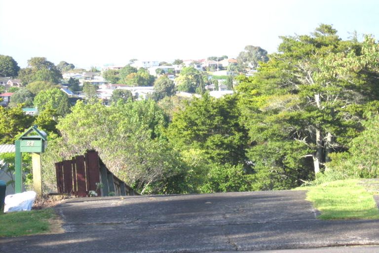 Photo of property in 27 Welland Place, Hillcrest, Auckland, 0627
