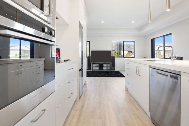 Photo of property in 24 Mary-ellen Place, Coromandel, 3506