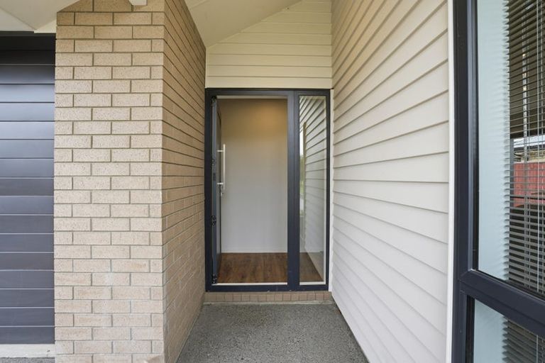 Photo of property in 16 Pallid Green, Rolleston, 7615