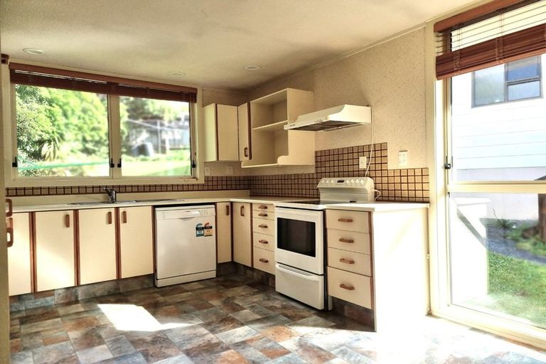 Photo of property in 27 Viewmont Drive, Harbour View, Lower Hutt, 5010