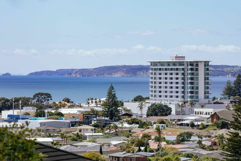 Photo of property in 88 Grovenor Drive, Orewa, 0931