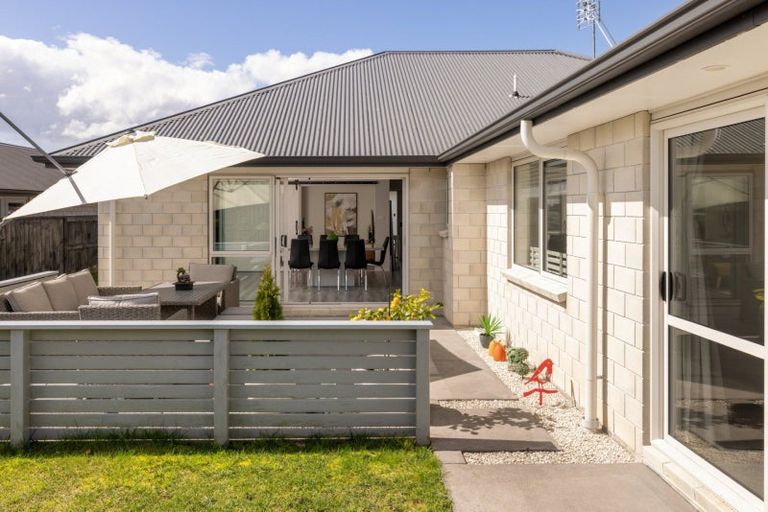 Photo of property in 93 Puhirake Crescent, Pyes Pa, Tauranga, 3112