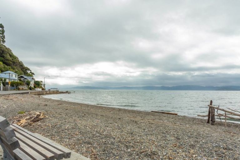 Photo of property in 5 Waerenga Road, Days Bay, Lower Hutt, 5013