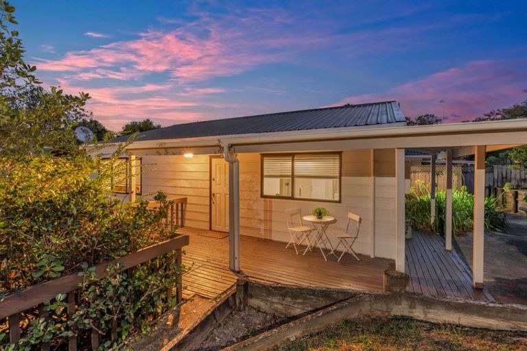 Photo of property in 2/30 Glen Vista Place, Bayview, Auckland, 0629