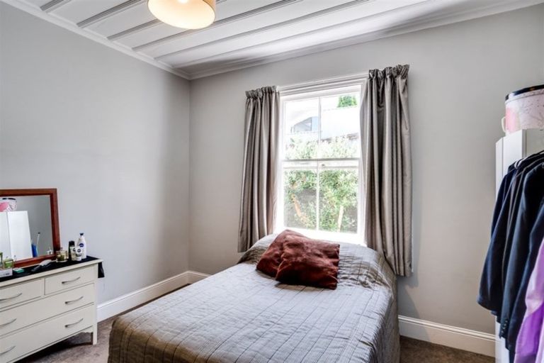 Photo of property in 11 Havelock Road, Hospital Hill, Napier, 4110