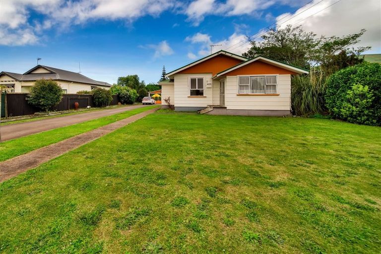 Photo of property in 223 Glover Road, Hawera, 4610
