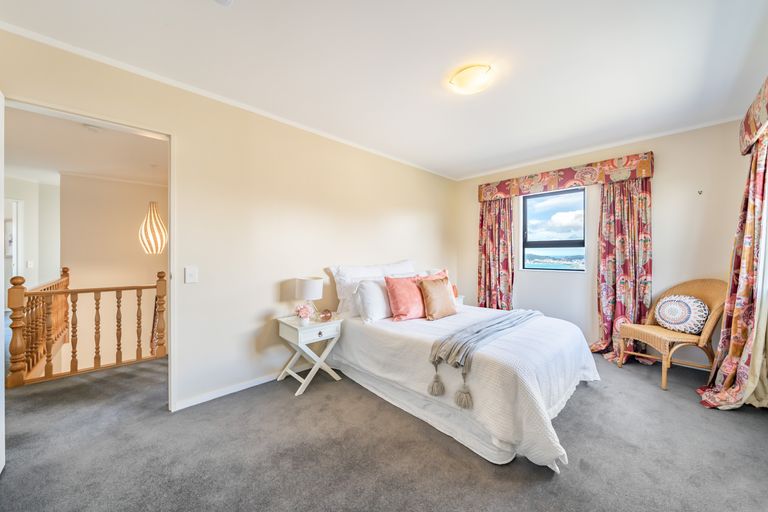 Photo of property in 42 Gurkha Crescent, Khandallah, Wellington, 6035