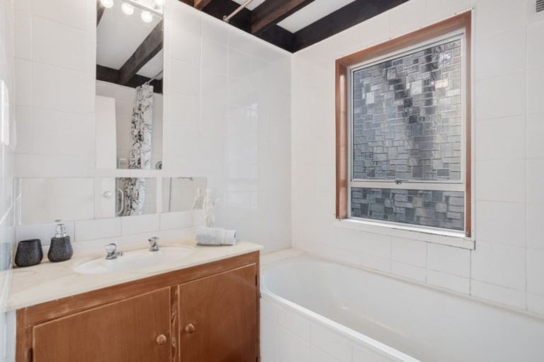 Photo of property in 8/7 Balmain Road, Birkenhead, Auckland, 0626