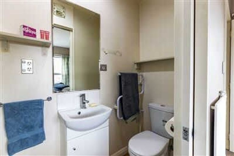 Photo of property in 8a Broadbent Street, Riccarton, Christchurch, 8041