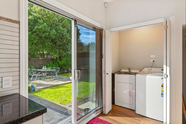 Photo of property in 37 Liverpool Street, Levin, 5510