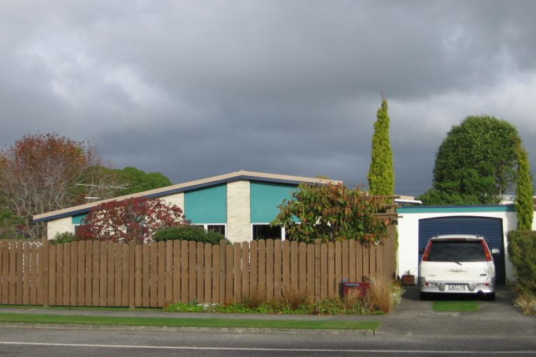 Photo of property in 5a Park Avenue, Waikanae, 5036