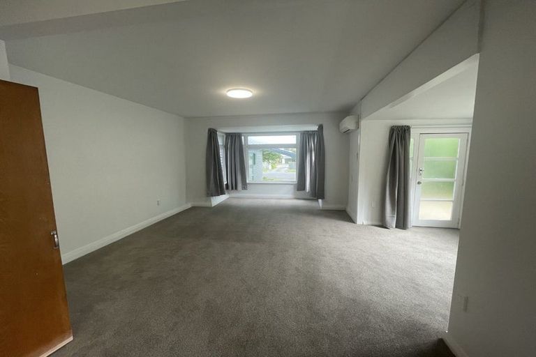 Photo of property in 88 Queenwood Road, Levin, 5510