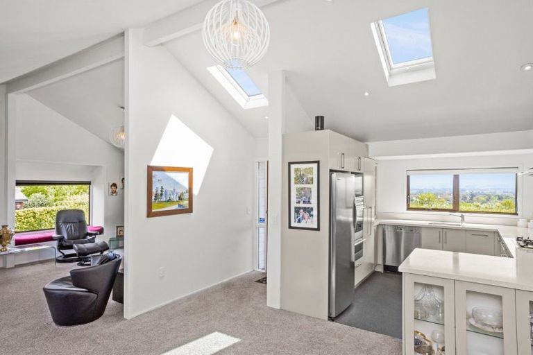 Photo of property in 37 Hikanui Drive, Havelock North, 4130