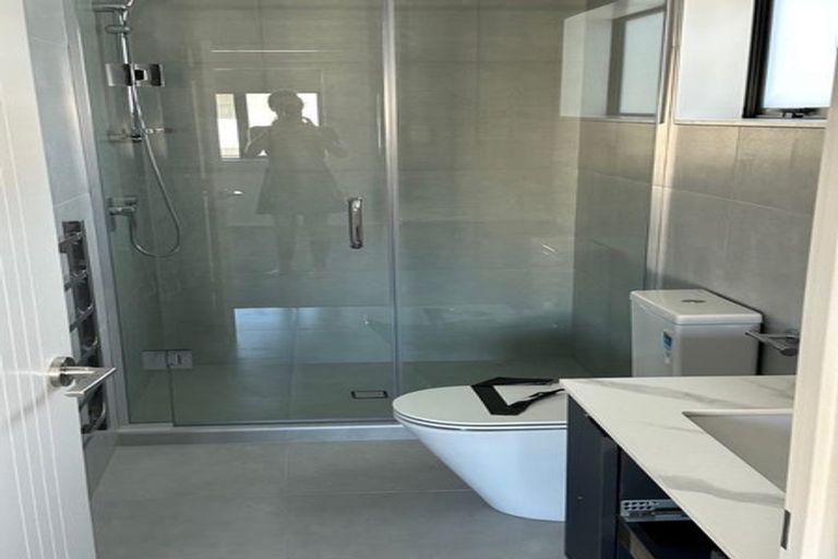 Photo of property in 33 Pilot Drive, Hobsonville, Auckland, 0616