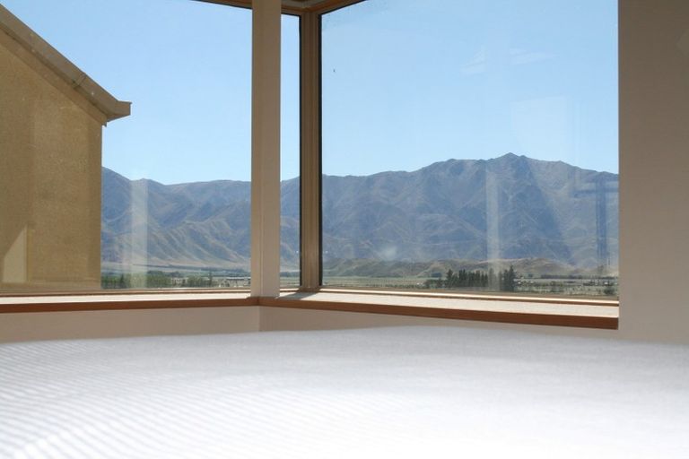 Photo of property in 22 Sutherland Road, Omarama, 9412