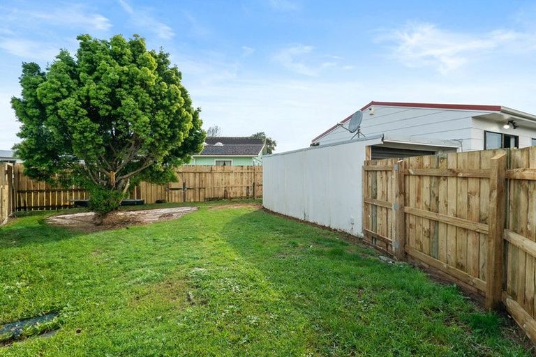 Photo of property in 1/20 Volta Place, Clendon Park, Auckland, 2103